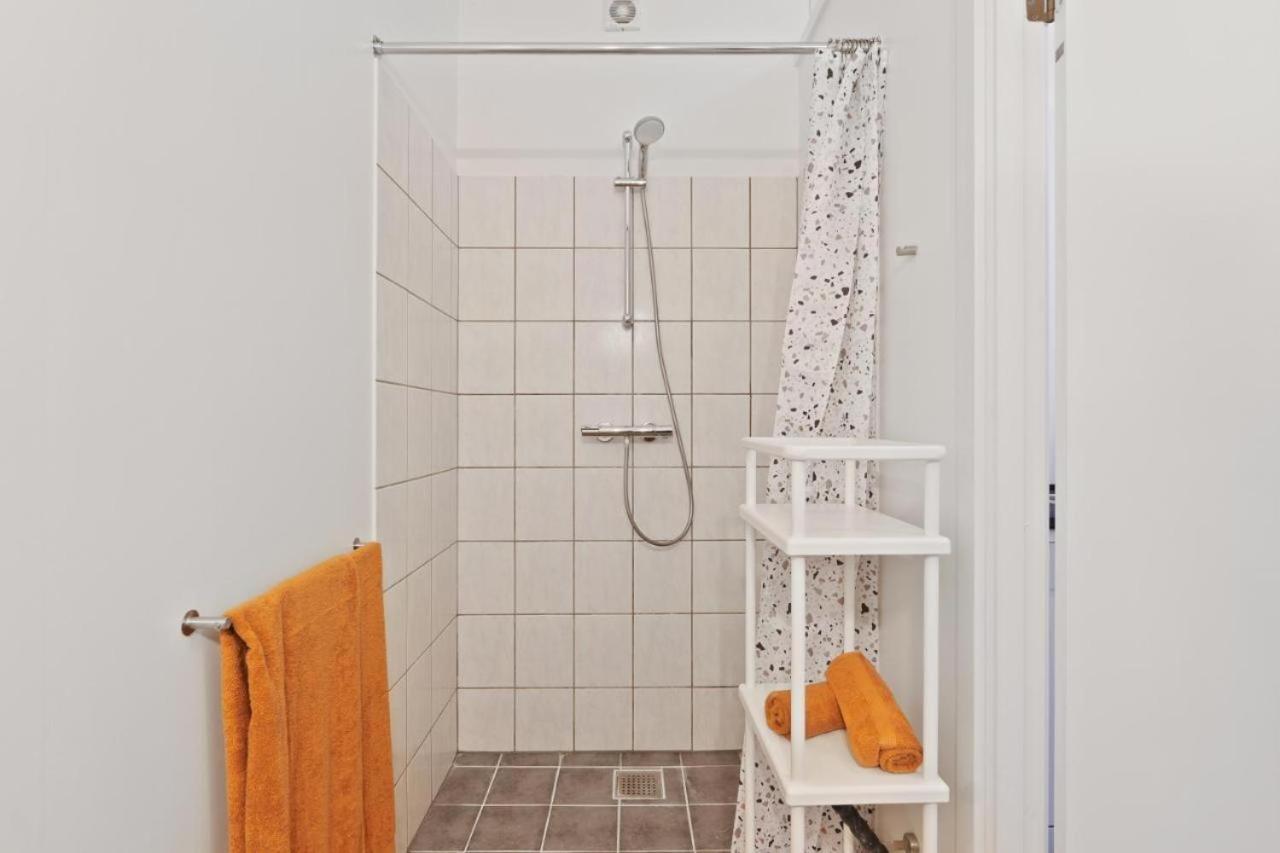 Charming - Luxurious 1 Bedroom Apartment In The Heart Of Ольборг Экстерьер фото